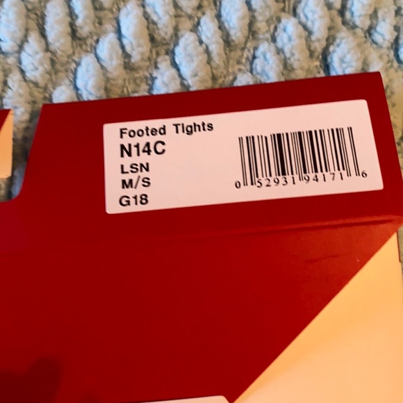 NIB Capezio Footed Tights - Picture 4 of 10